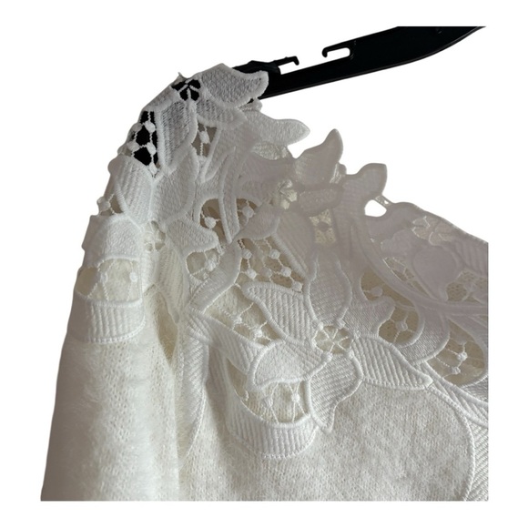 Boston Proper Cream/ White Lace Trim Plush Sweater Size Small - Picture 4 of 8